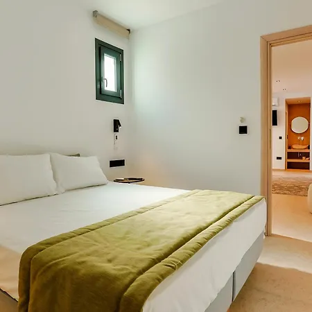 La Maltese Boutique Paros Naousa