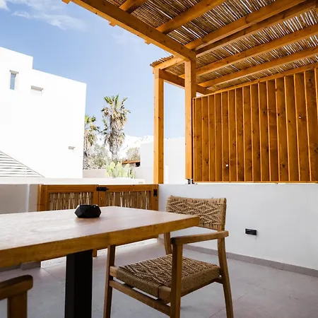 La Maltese Boutique Paros 아파트 *