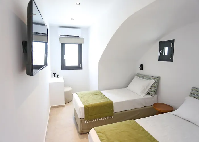 La Maltese Boutique Paros * Náusza